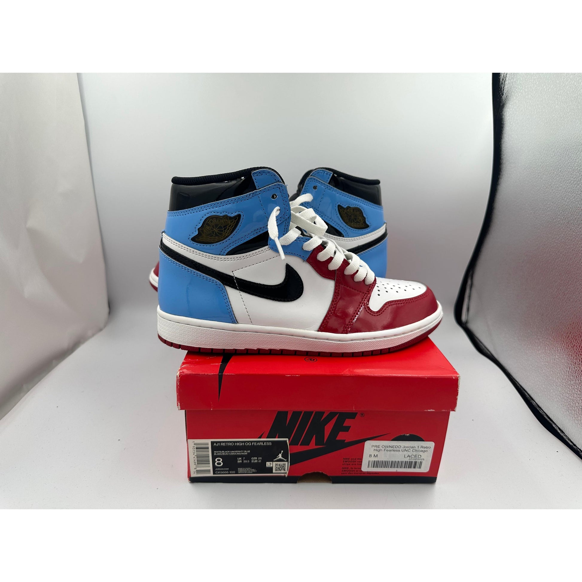 PRE OWNEDD Jordan 1 Retro High Fearless UNC Chicago