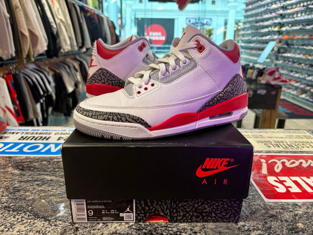 PRE OWNED Jordan 3 Retro Fire Red (2022)