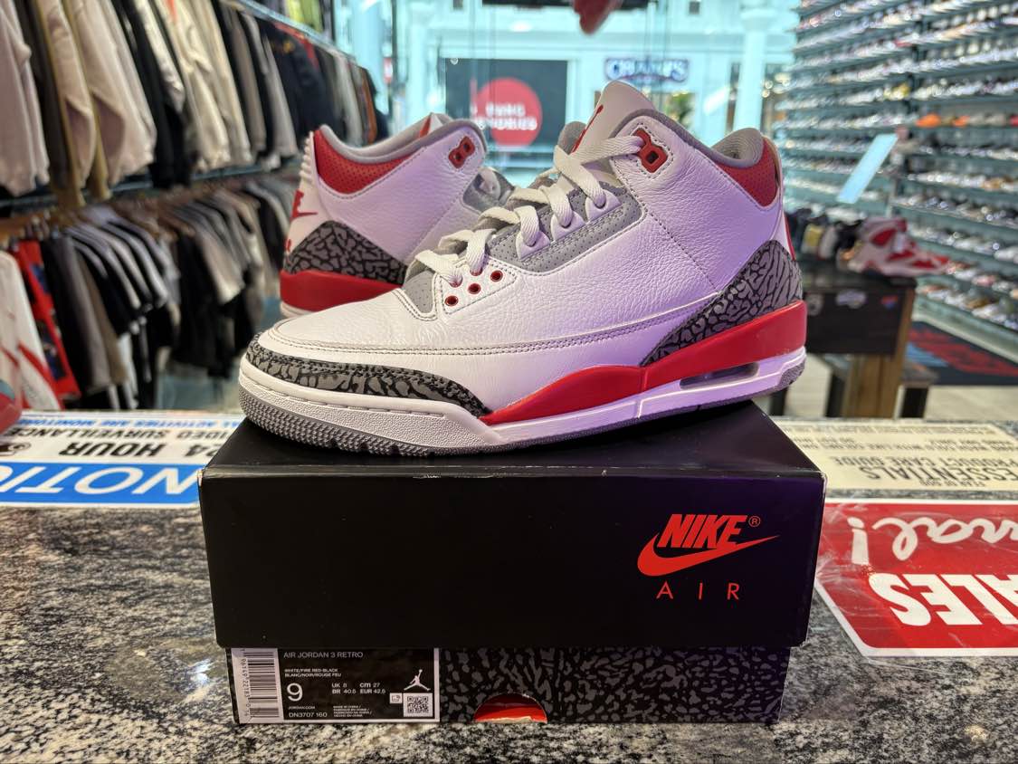 PRE OWNED Jordan 3 Retro Fire Red (2022)
