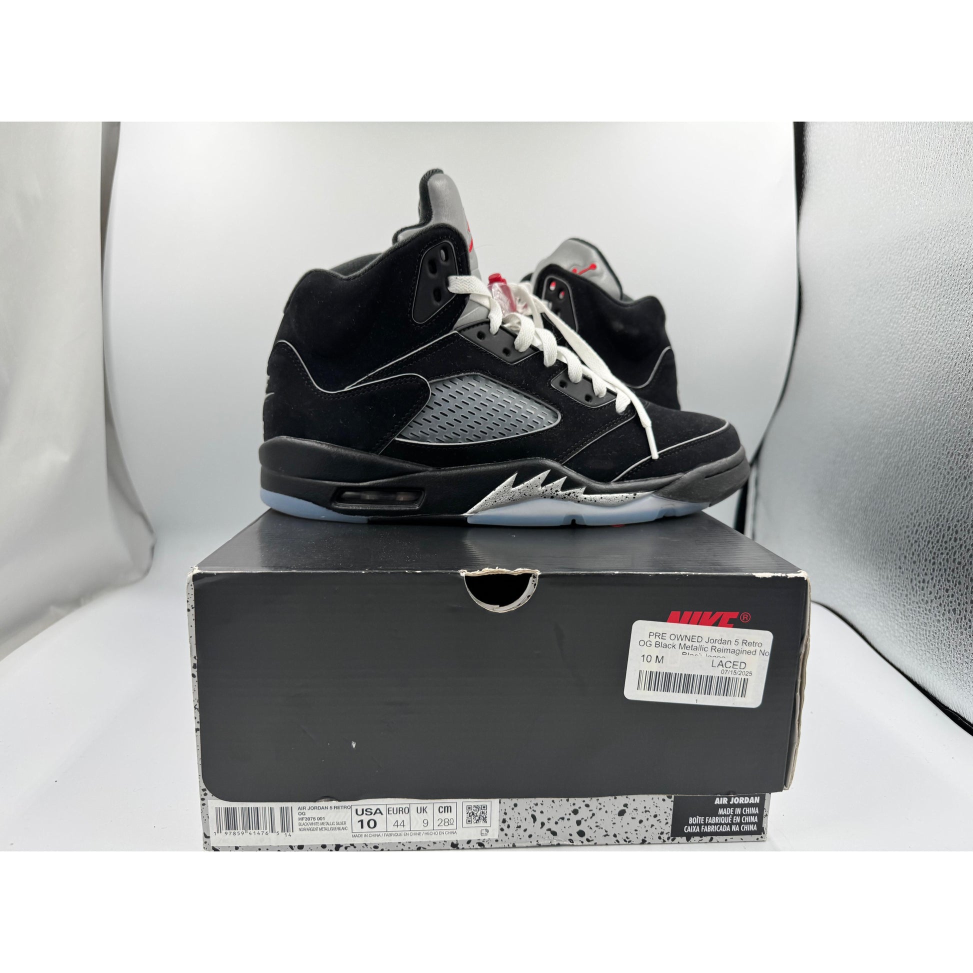 PRE OWNED Jordan 5 Retro OG Black Metallic Reimagined No Black laces