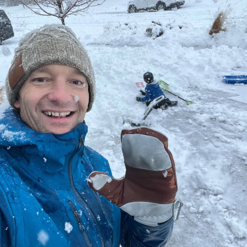 5280 Water Buffalo Leather Mitten - White