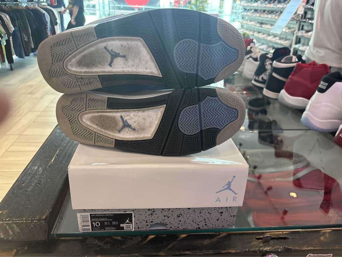 PRE OWNED Jordan 4 Retro University Blue