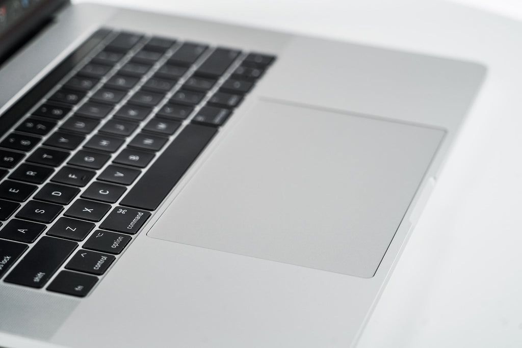 MacBook Pro (2019) 15-inch – Intel Core i9 2.4GHz – 32GB RAM 512GB SSD – 4 Cycles