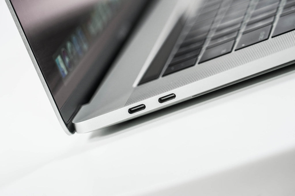MacBook Pro (2019) 15-inch – Intel Core i9 2.4GHz – 32GB RAM 512GB SSD – 4 Cycles