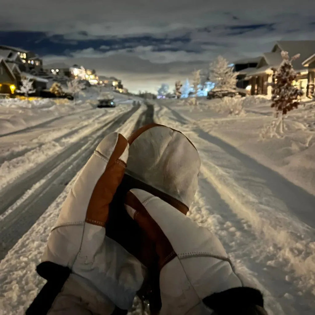 5280 Water Buffalo Leather Mitten - White