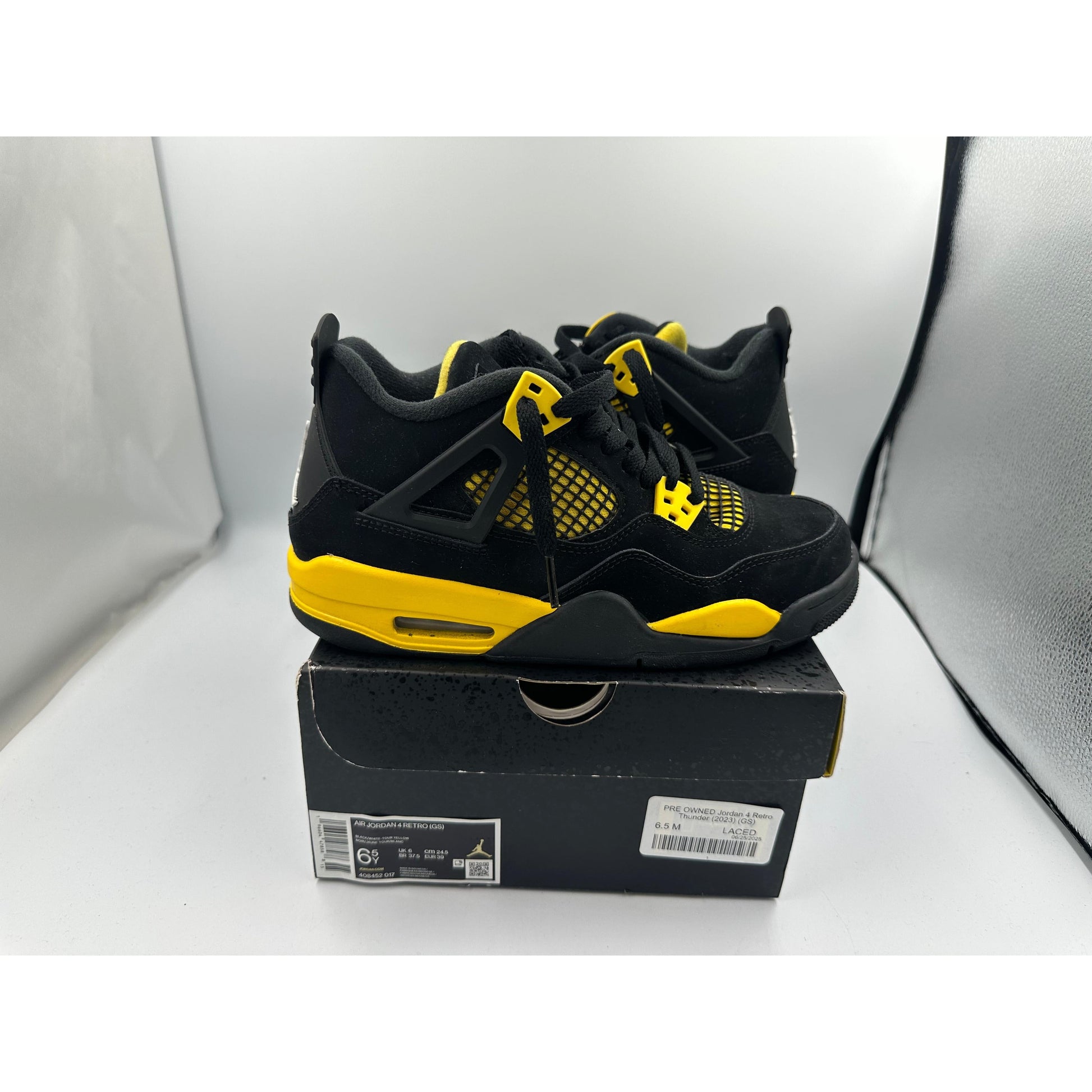 PRE OWNED Jordan 4 Retro Thunder (2023) (GS)
