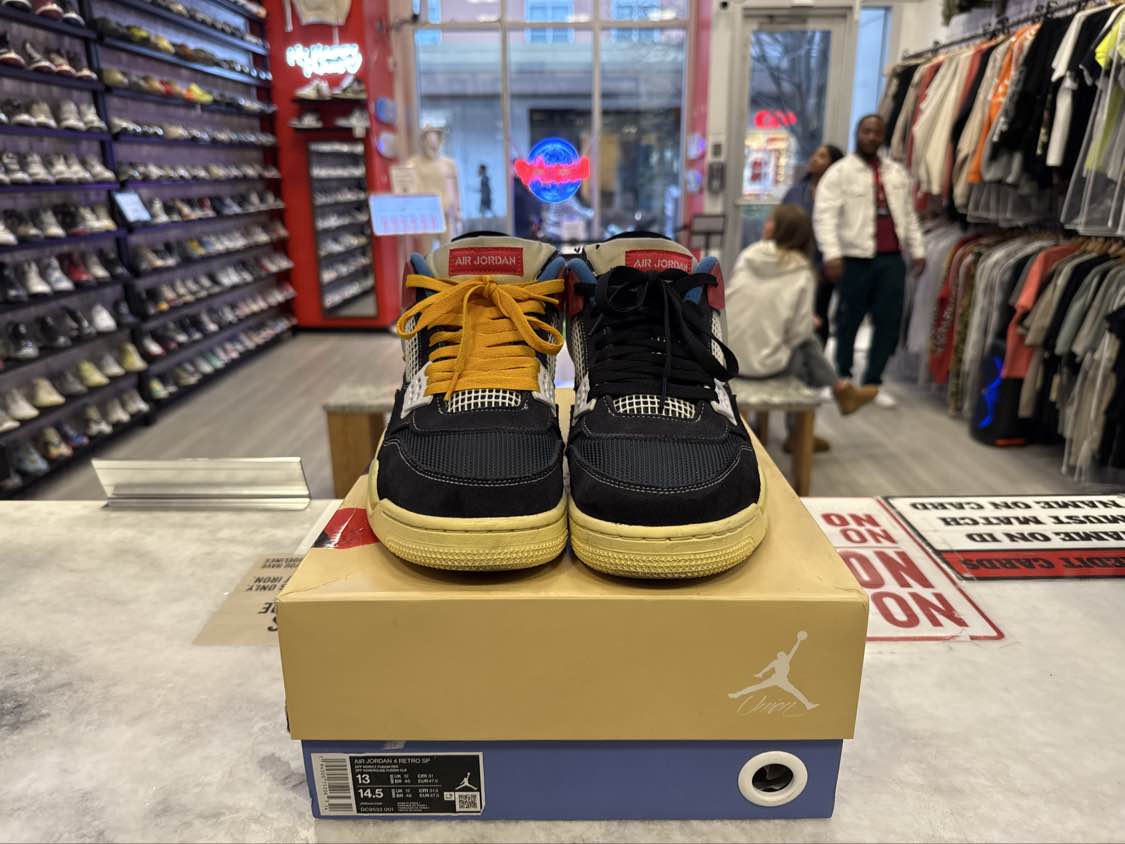 PRE OWNED Jordan 4 Retro Union Off Noir
