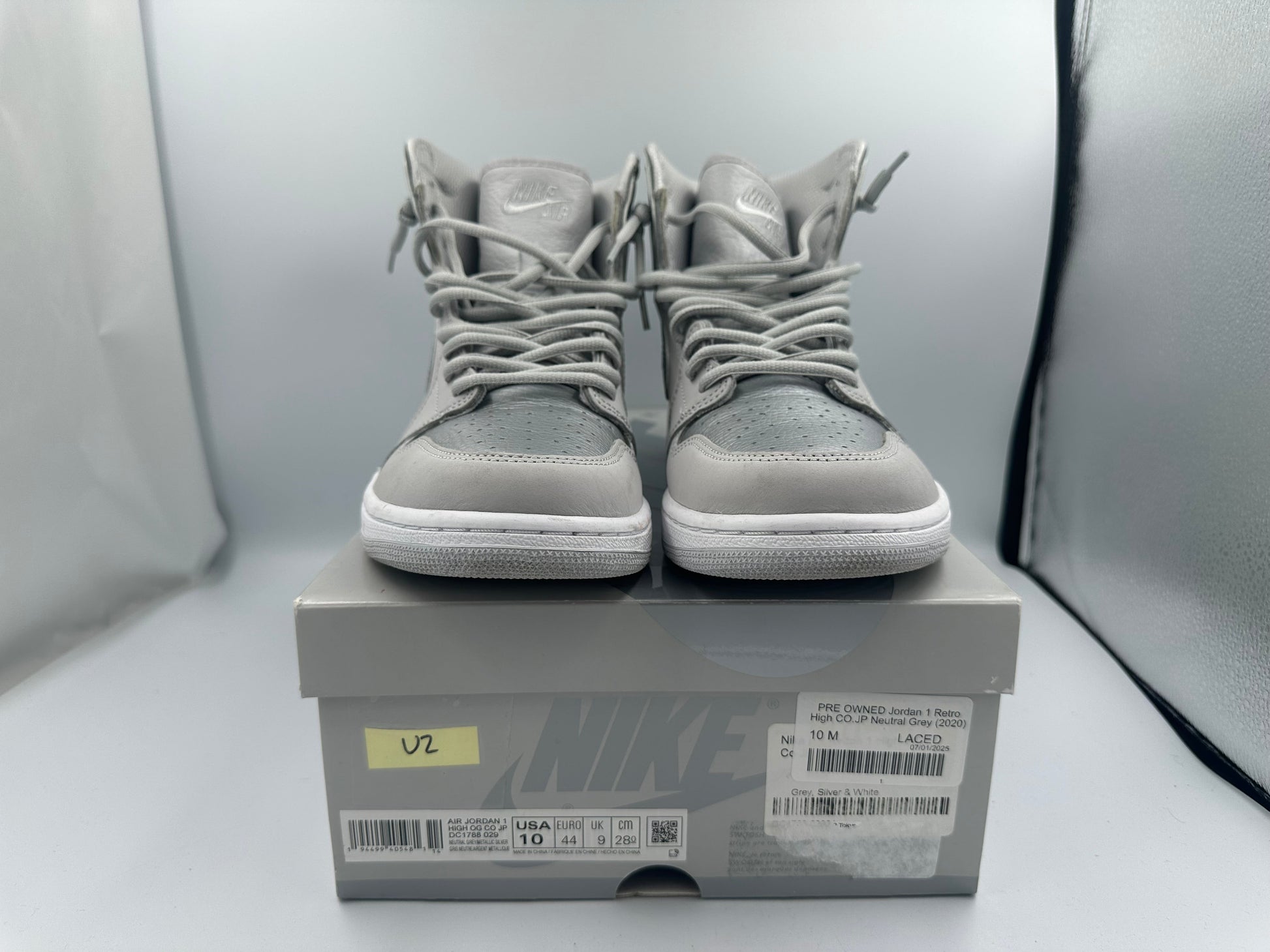 PRE OWNED Jordan 1 Retro High CO.JP Neutral Grey (2020)