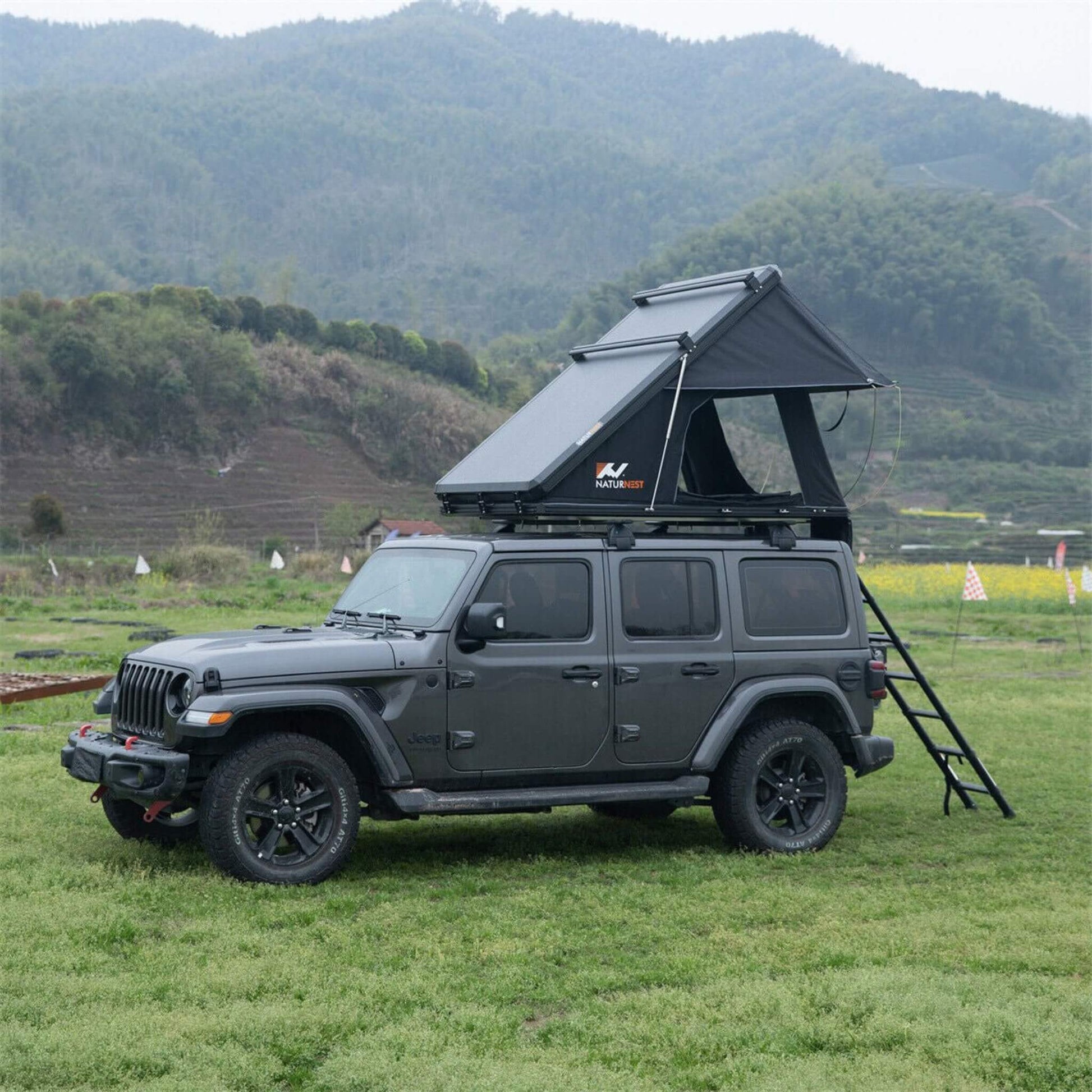 Trailora Large 2-3 Person 83-Inch Outdoor Waterproof Car SUV Rooftop Camping Hiking Tent (SAK51867)