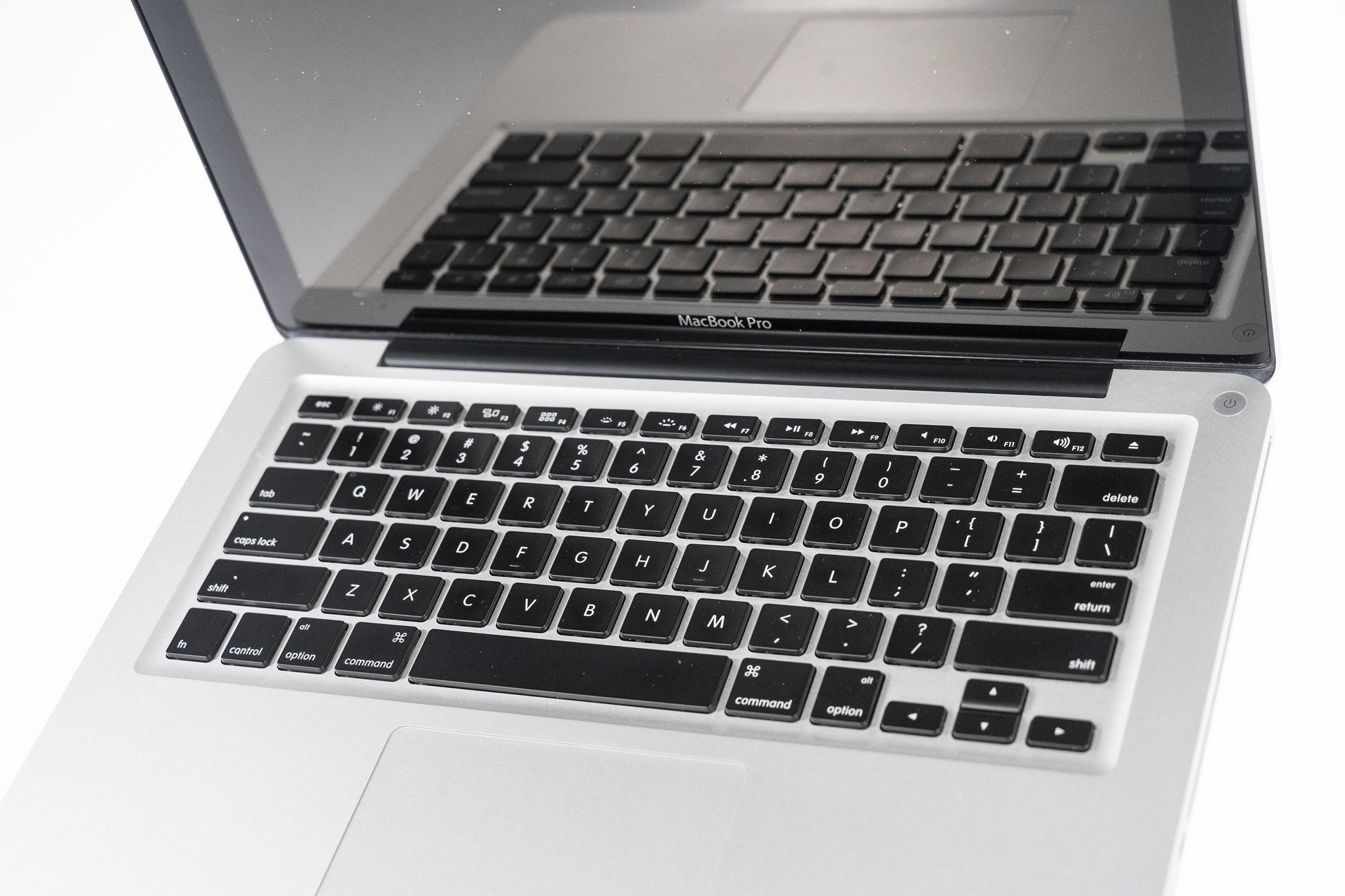 Apple MacBook Pro (Mid 2010) 13-inch 2.66 GHz Core 2 Duo 8GB RAM  512GB Storage - Silver