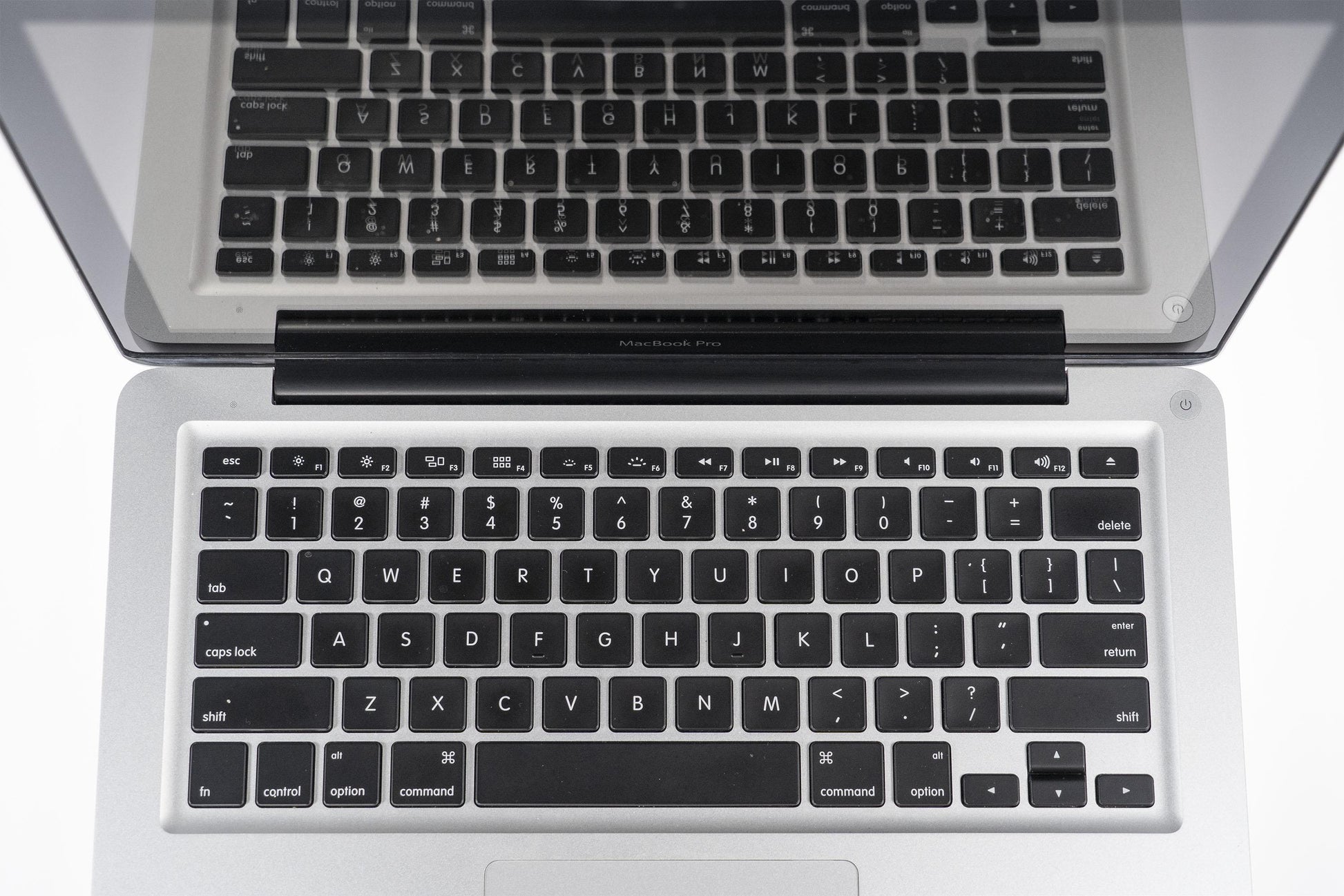 Apple MacBook Pro (15-inch Early 2011) 2.0 GHz i7 8GB RAM 512GB SSD (Silver)