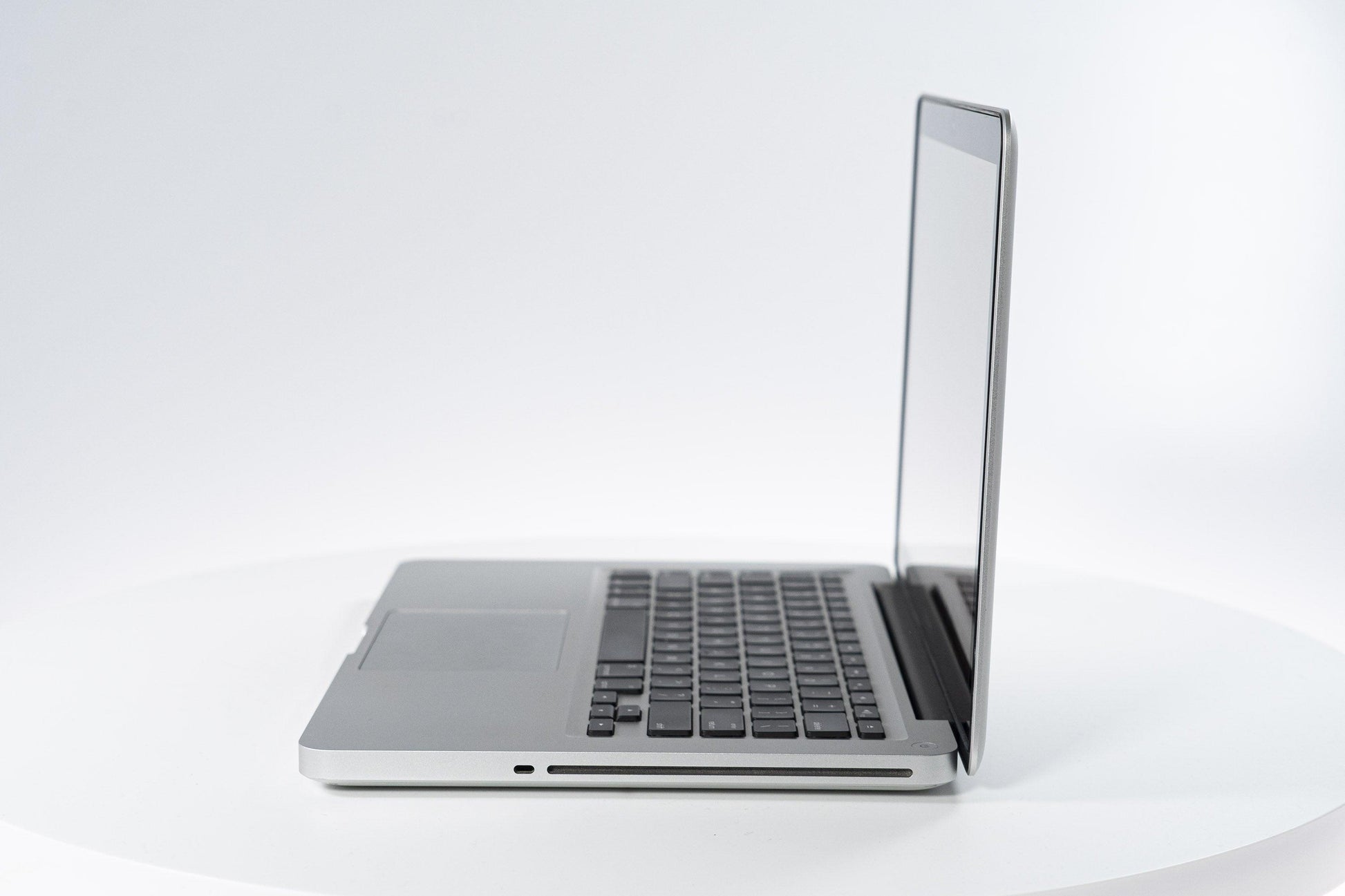 Apple MacBook Pro (15-inch Early 2011) 2.0 GHz i7 8GB RAM 2TB SSD (Silver)