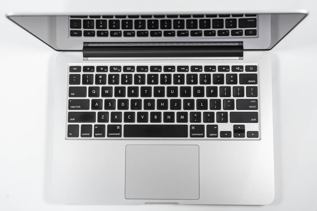 Apple MacBook Pro (13-inch Early 2013) 2.6 GHz l5-3230M 8GB RAM 256GB SSD (Silver)
