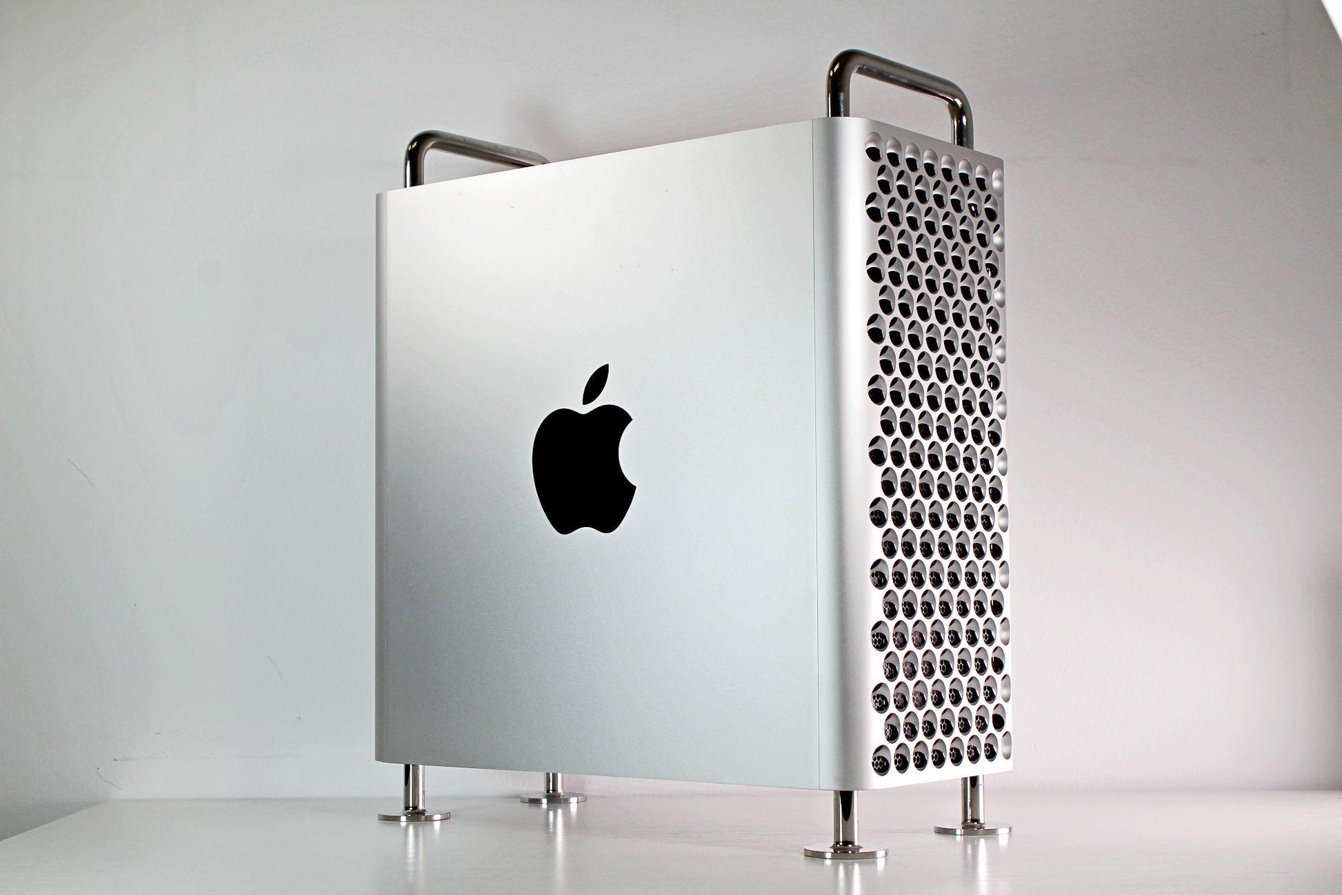 2019 Mac Pro 3.2GHz 16-Core Intel Xeon W | Up to 1.5TB RAM | Up to 8TB SSD | AMD Radeon Pro Vega ll