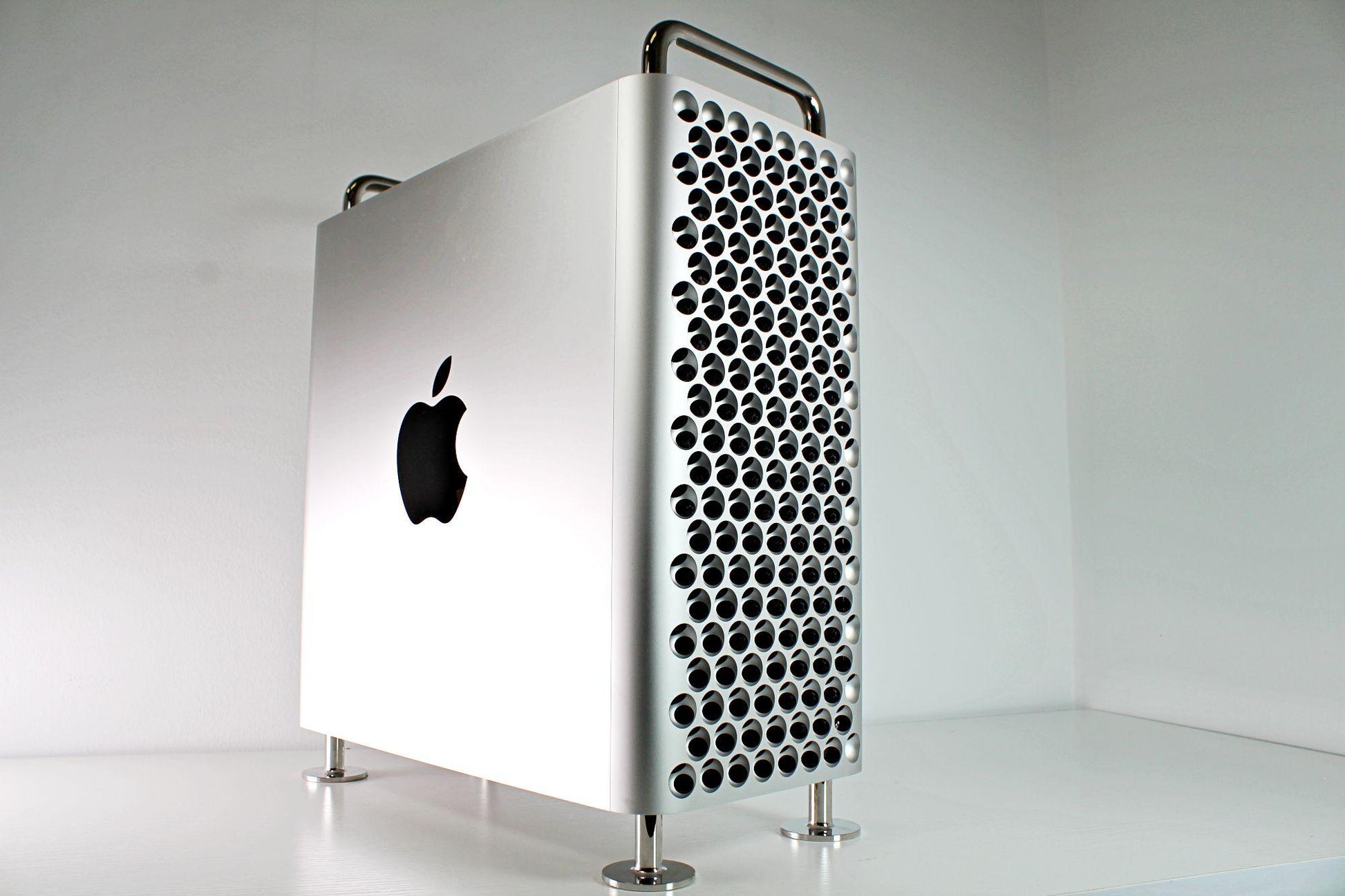 2019 Mac Pro 3.2GHz 16-Core Intel Xeon W | Up to 1.5TB RAM | Up to 8TB SSD | AMD Radeon Pro Vega ll