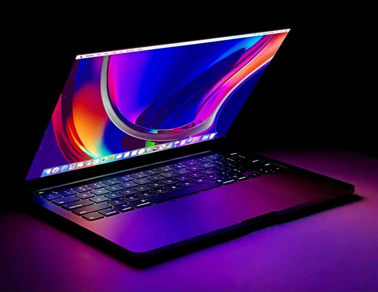Apple 2020 13 Inch MacBook Pro 3.2 GHz Apple M1 1TB SSD 16GB RAM