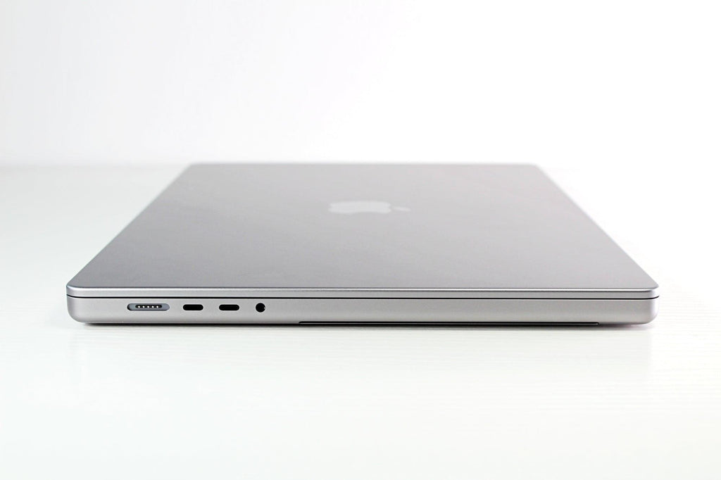 MacBook Pro (2021) 16-inch – Apple M1 Max 32-Core GPU – 64GB RAM 2TB SSD