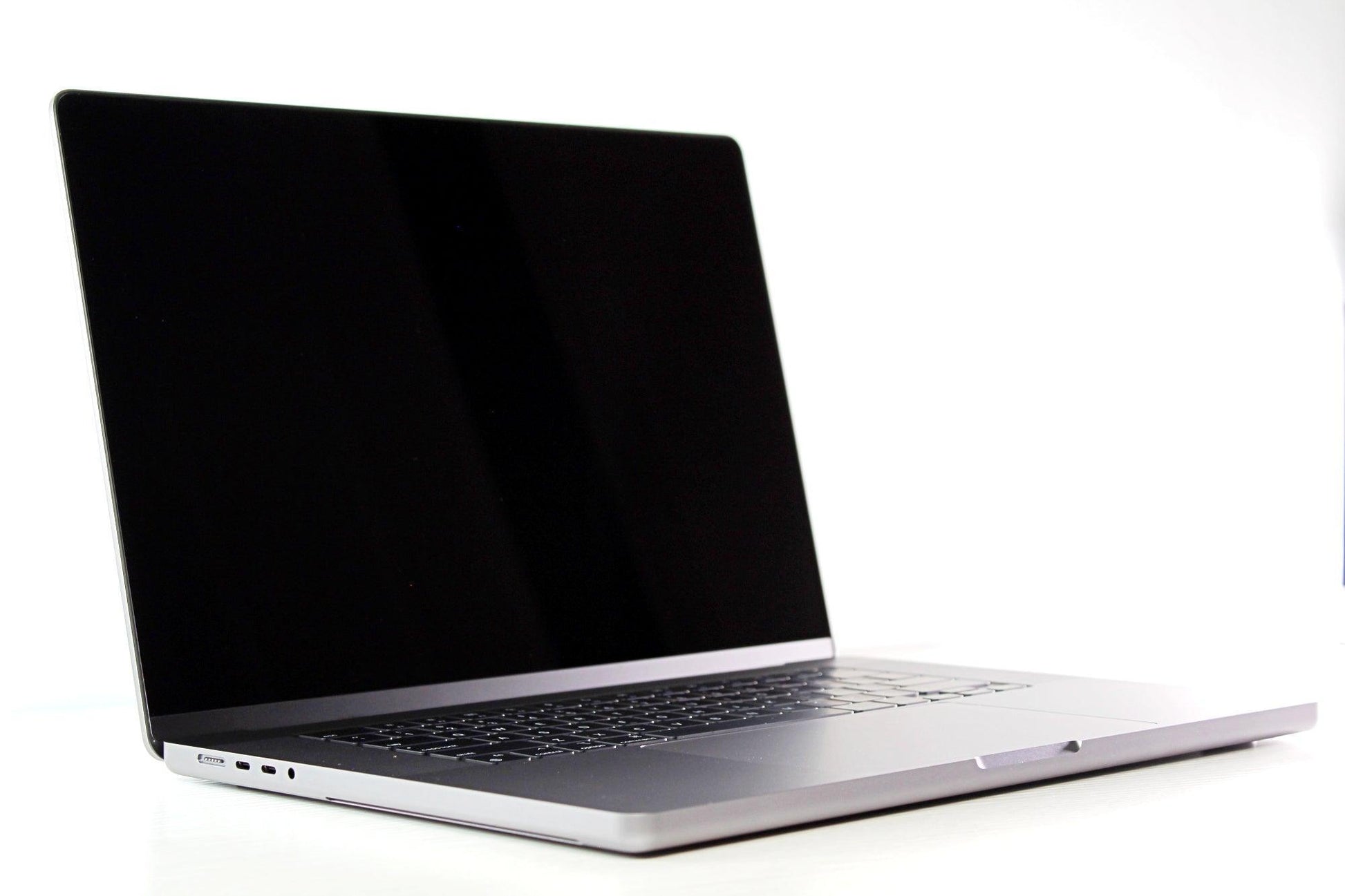 MacBook Pro (2021) 16-inch – Apple M1 Max 32-Core GPU – 64GB RAM 4TB SSD