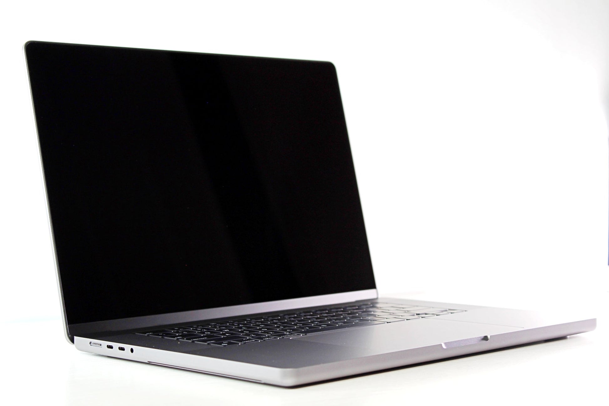 MacBook Pro (2021) 16-inch – Apple M1 Max 24-Core GPU – 64GB RAM 4TB SSD | 4 Cycles