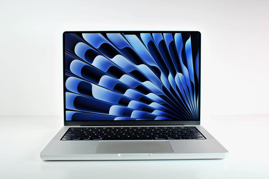 2021 Apple MacBook Pro 14-inch M1 Pro – 14-Core GPU 32GB RAM 2TB SSD Silver | Excellent