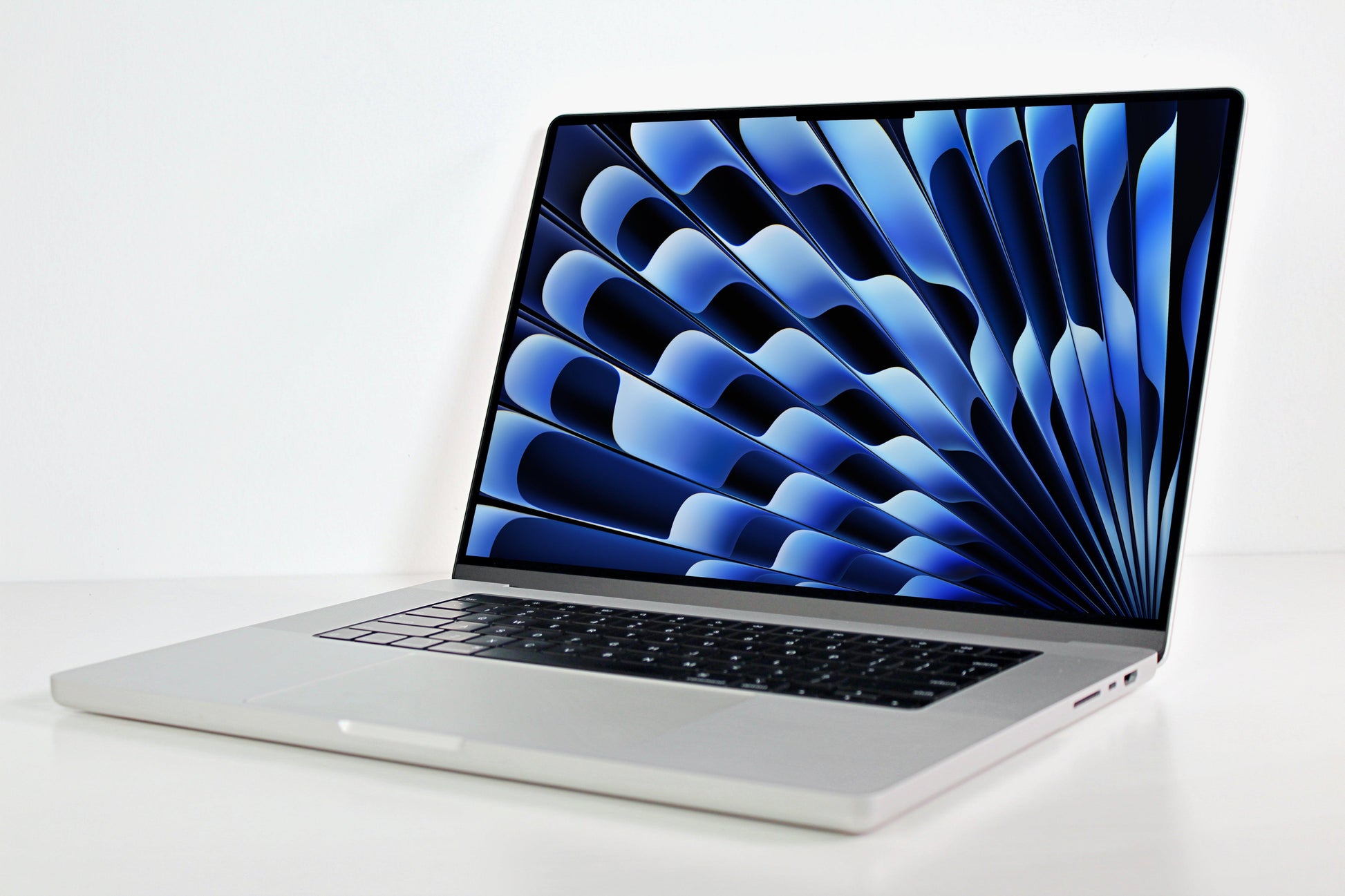 Apple MacBook Pro (2021) 16-inch M1 Max 32-Core 32GB RAM 1TB SSD Silver