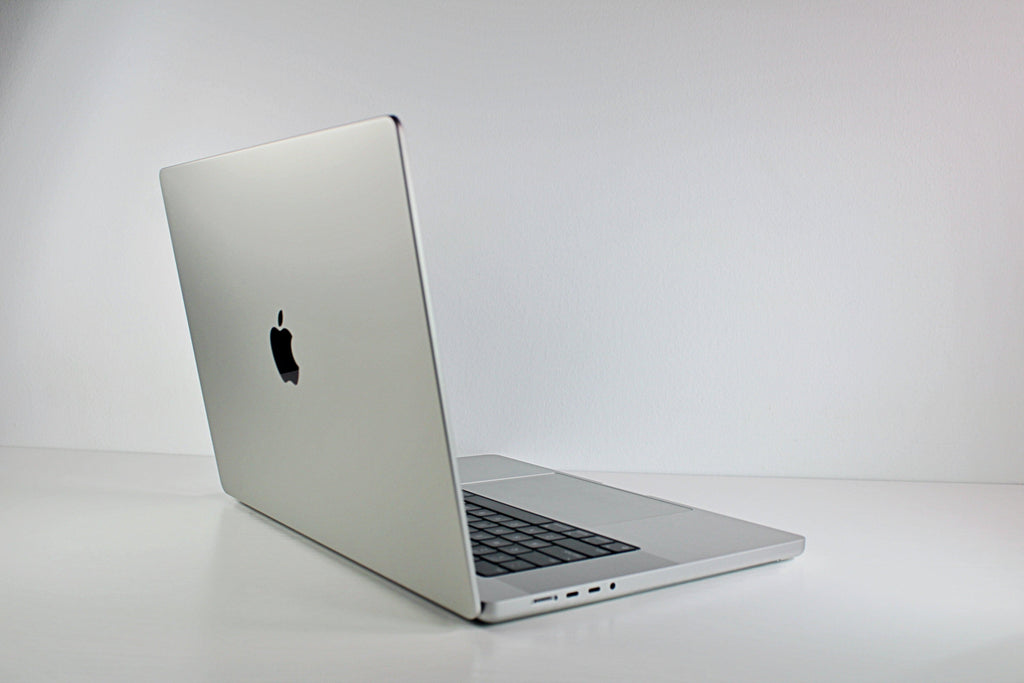 MacBook Pro (2021) 16-inch – Apple M1 Max 10-Core CPU & 32-Core GPU – Silver