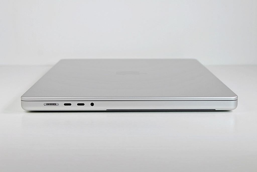 2021 Apple MacBook Pro 16-inch – M1 Max 32-Core GPU 64GB RAM 4TB SSD | Excellent