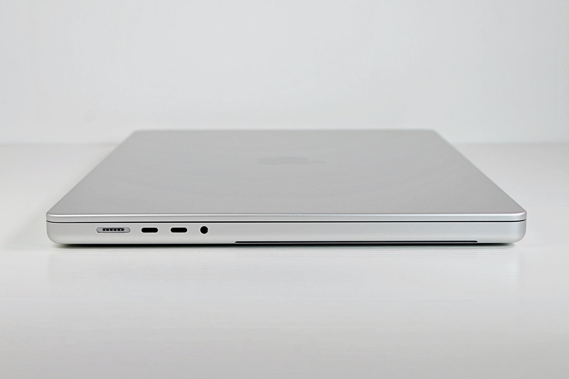 2023 Apple MacBook Pro 14-inch M2 Max – 38-Core GPU 96GB RAM 1TB SSD Silver | Excellent