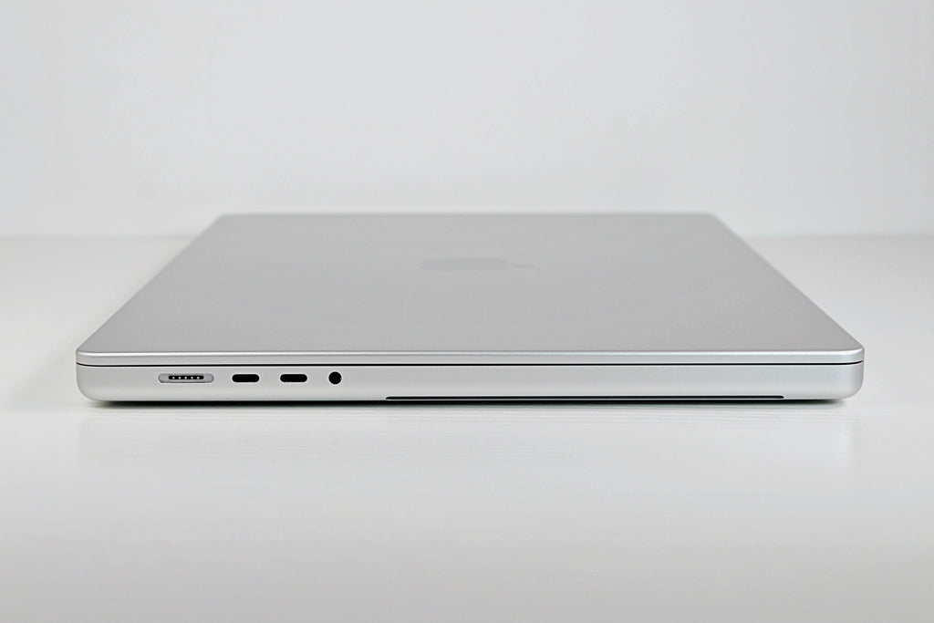 MacBook Pro (2021) 16-inch – Apple M1 Max 10-Core CPU & 32-Core GPU – Silver