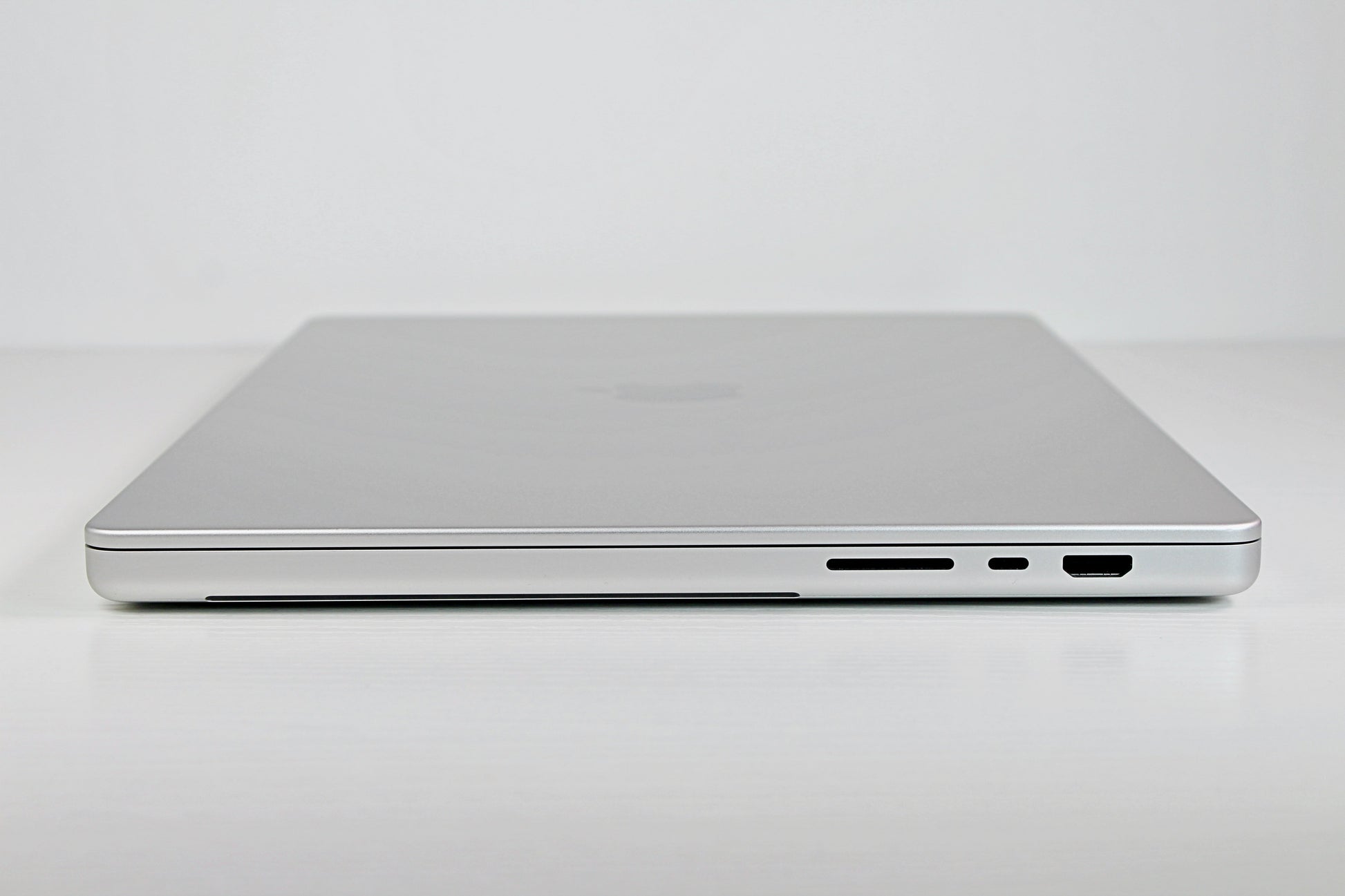 2023 Apple MacBook Pro 14-inch M2 Max – 38-Core GPU 96GB RAM 1TB SSD Silver | Excellent