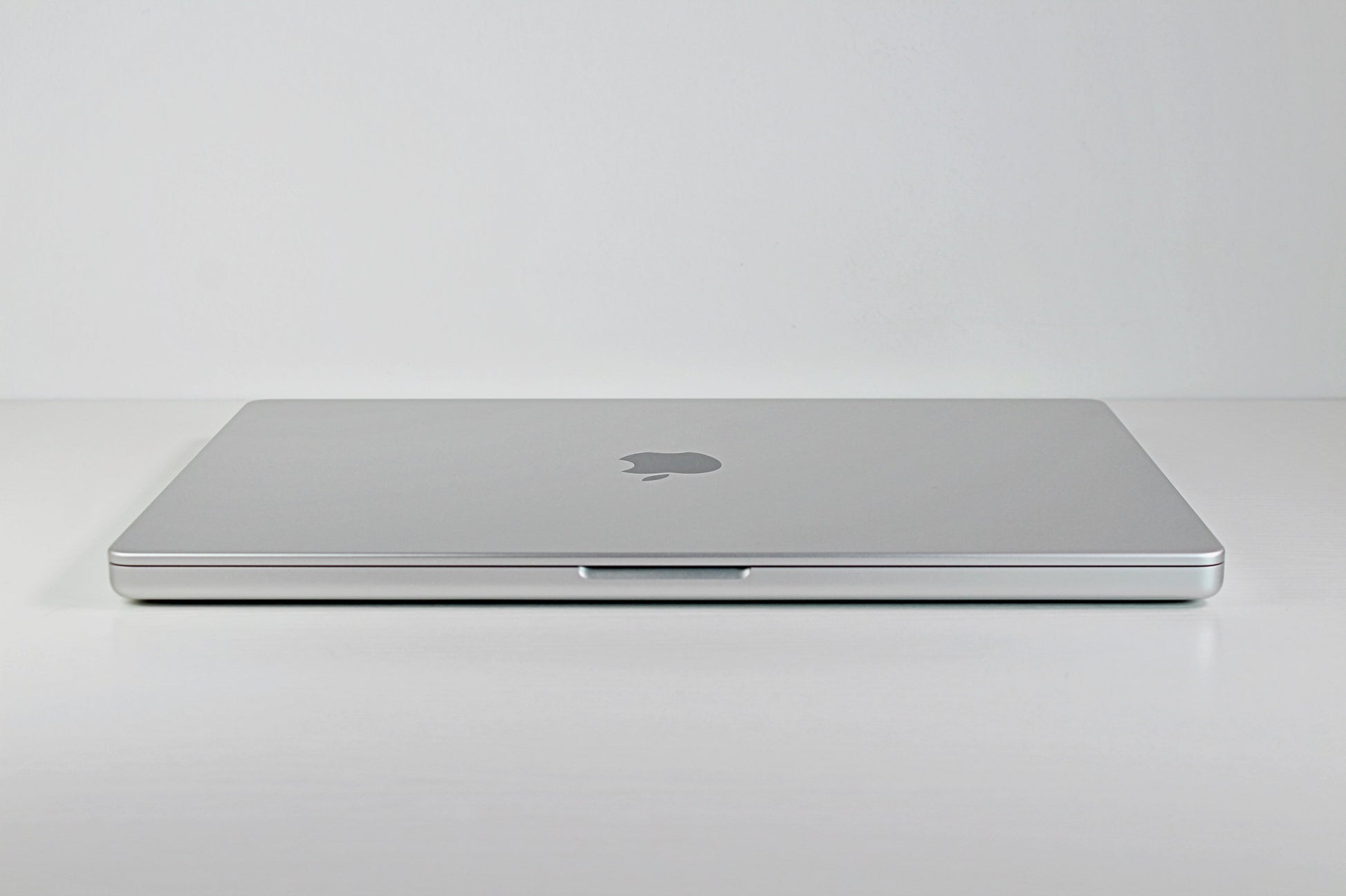 2023 Apple MacBook Pro 14-inch M2 Max – 38-Core GPU 96GB RAM 1TB SSD Silver | Excellent