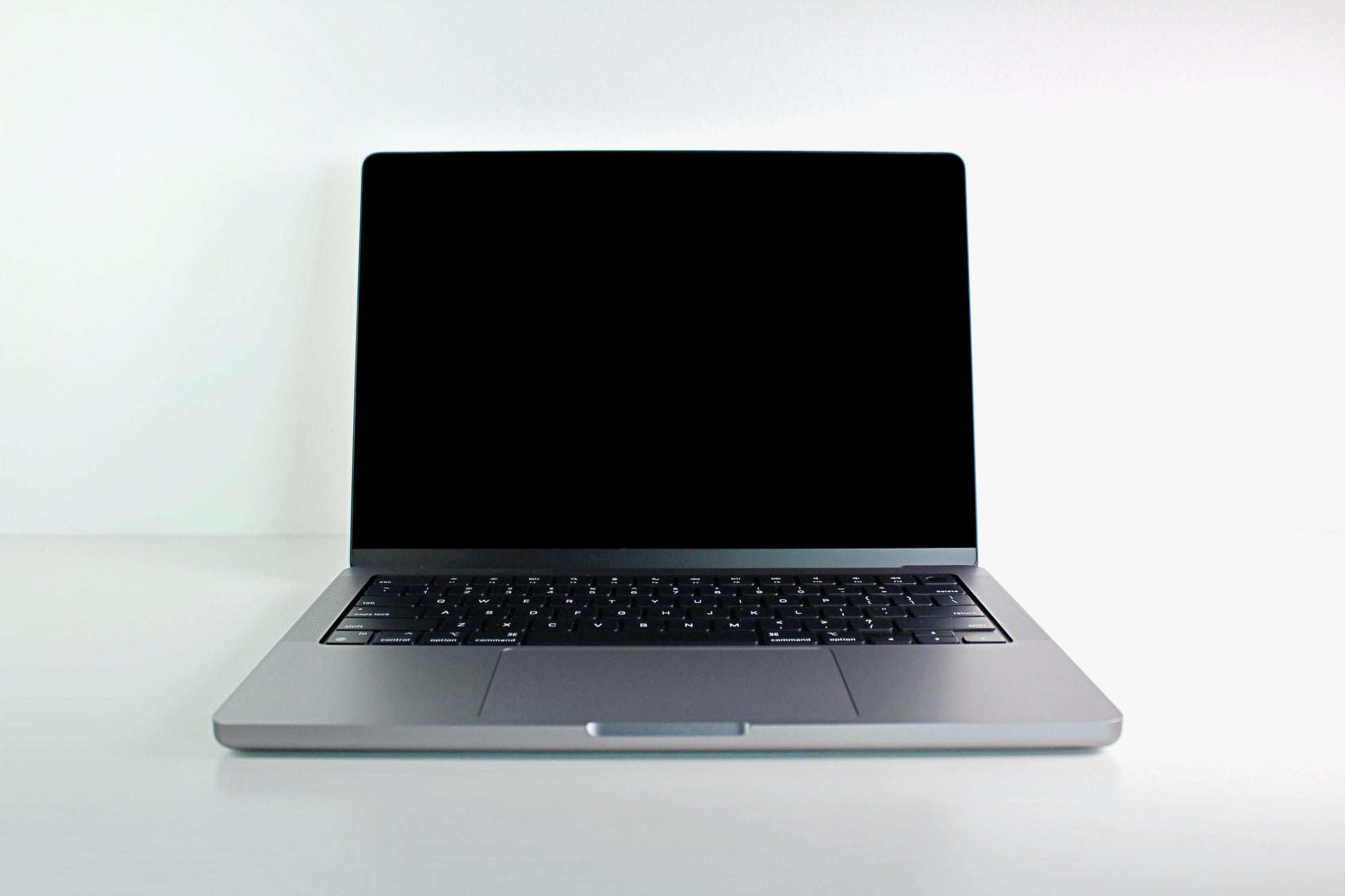 MacBook Pro (2021) 14-inch – M1 Pro 16-Core GPU – 32GB RAM 1TB SSD AC+ | Like New
