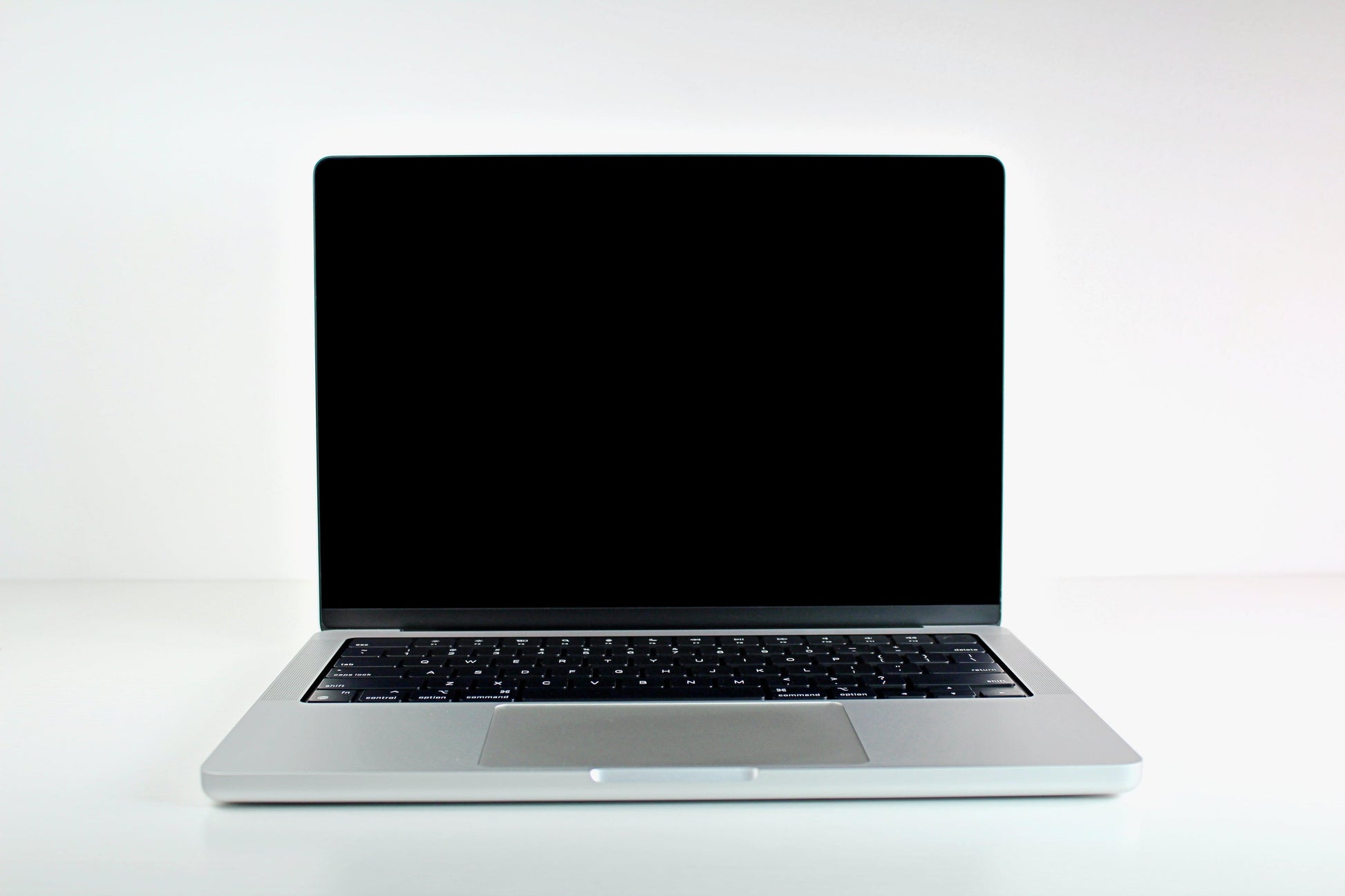 MacBook Pro (2021) 16-inch – Apple M1 Max 10-Core CPU & 32-Core GPU – Silver
