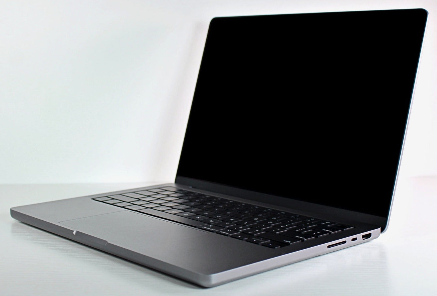 MacBook Pro (2021) 14-inch – Apple M1 Pro 16-Core GPU – 32GB RAM 1TB SSD | Like New