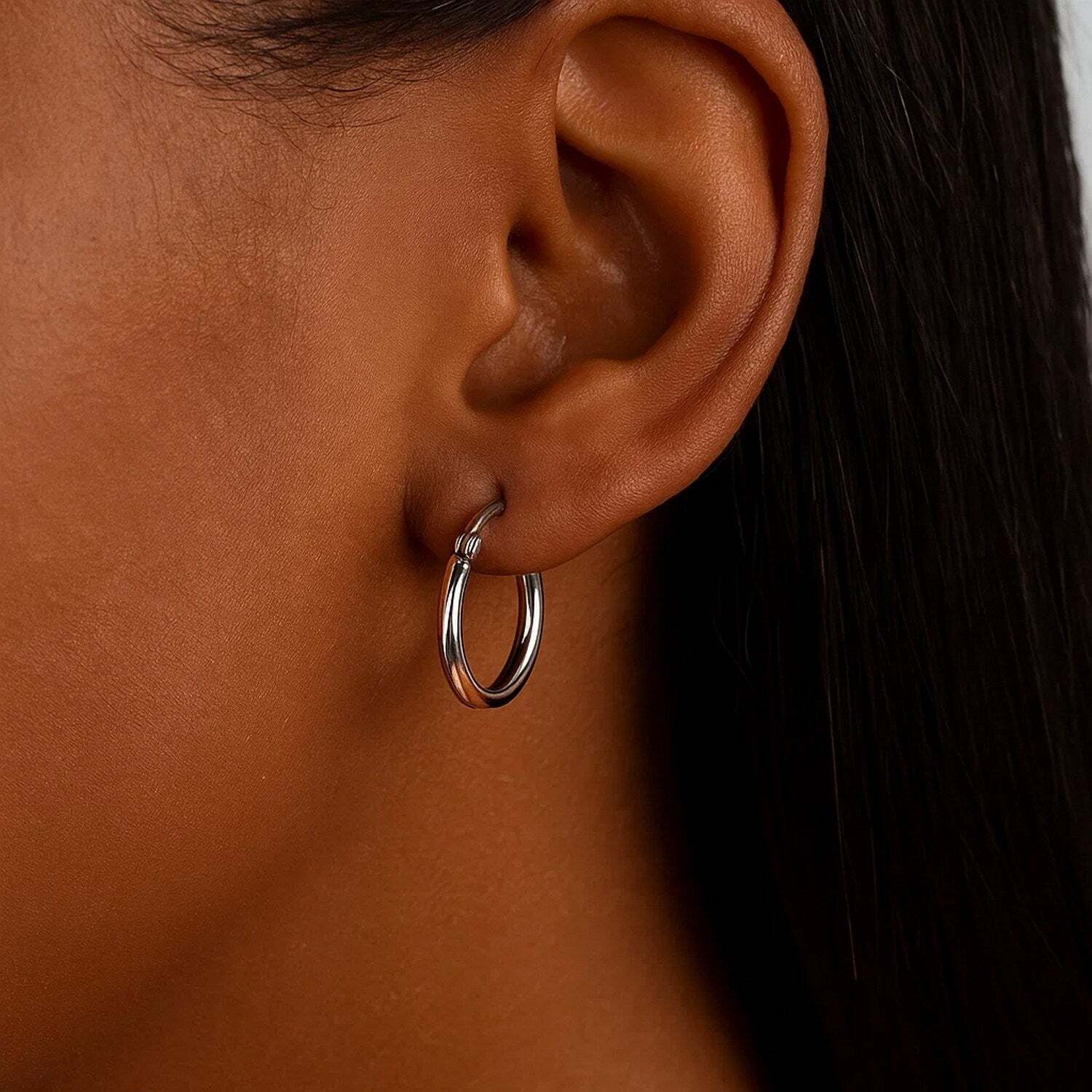 10k White Gold Polished Hoop Earrings (2x15 mm)
