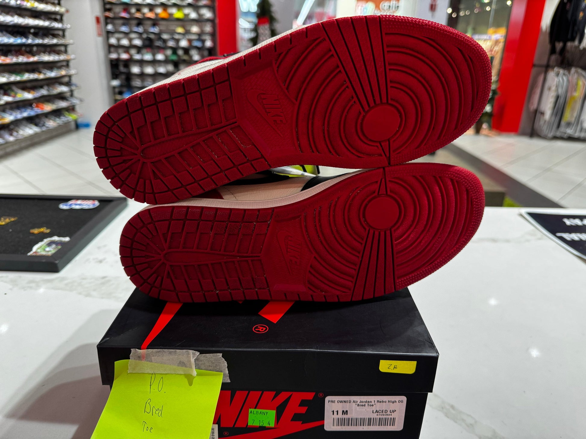 PRE OWNED Air Jordan 1 Retro High OG "Bred Toe"