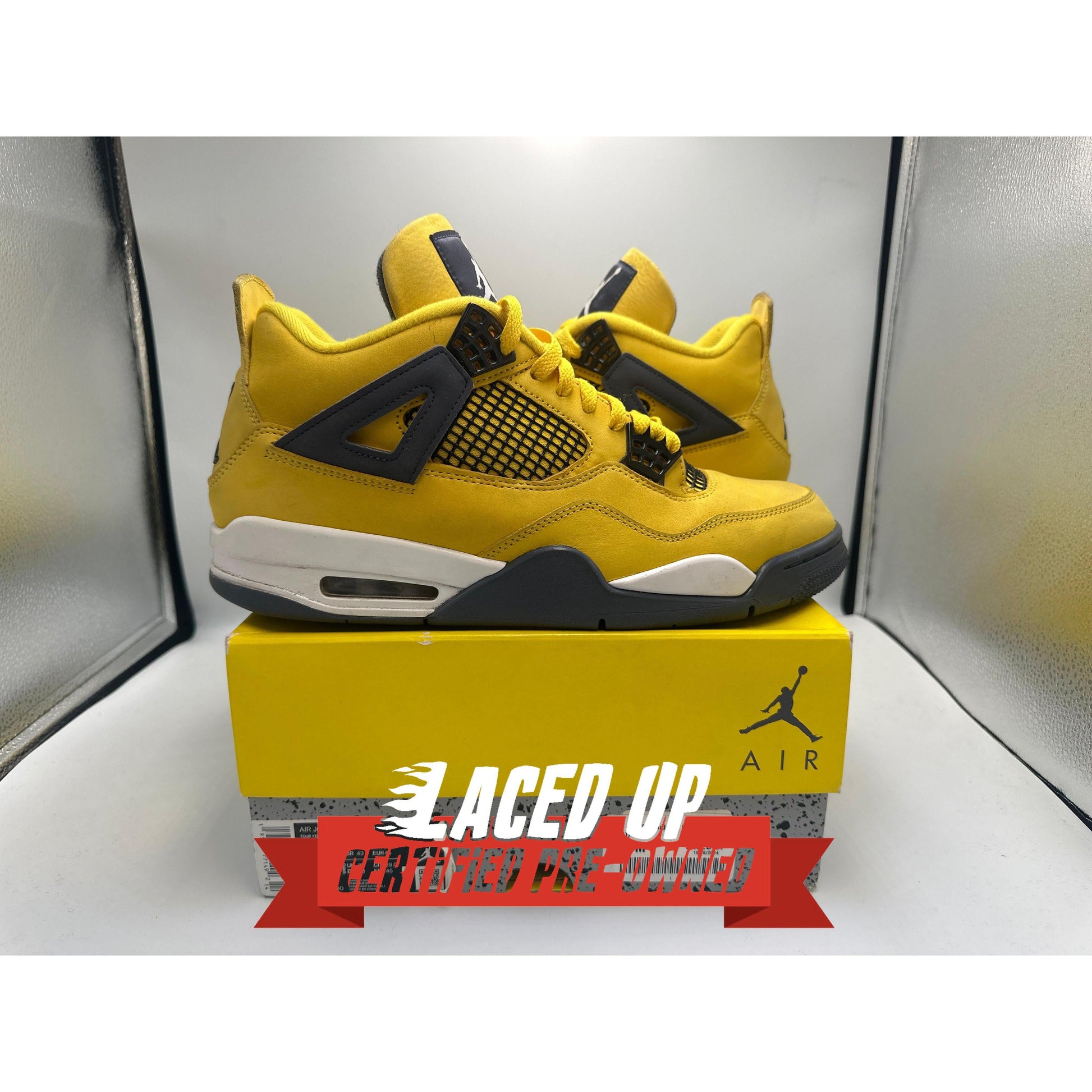 PRE OWNED Jordan 4 Retro Lightning (2021)