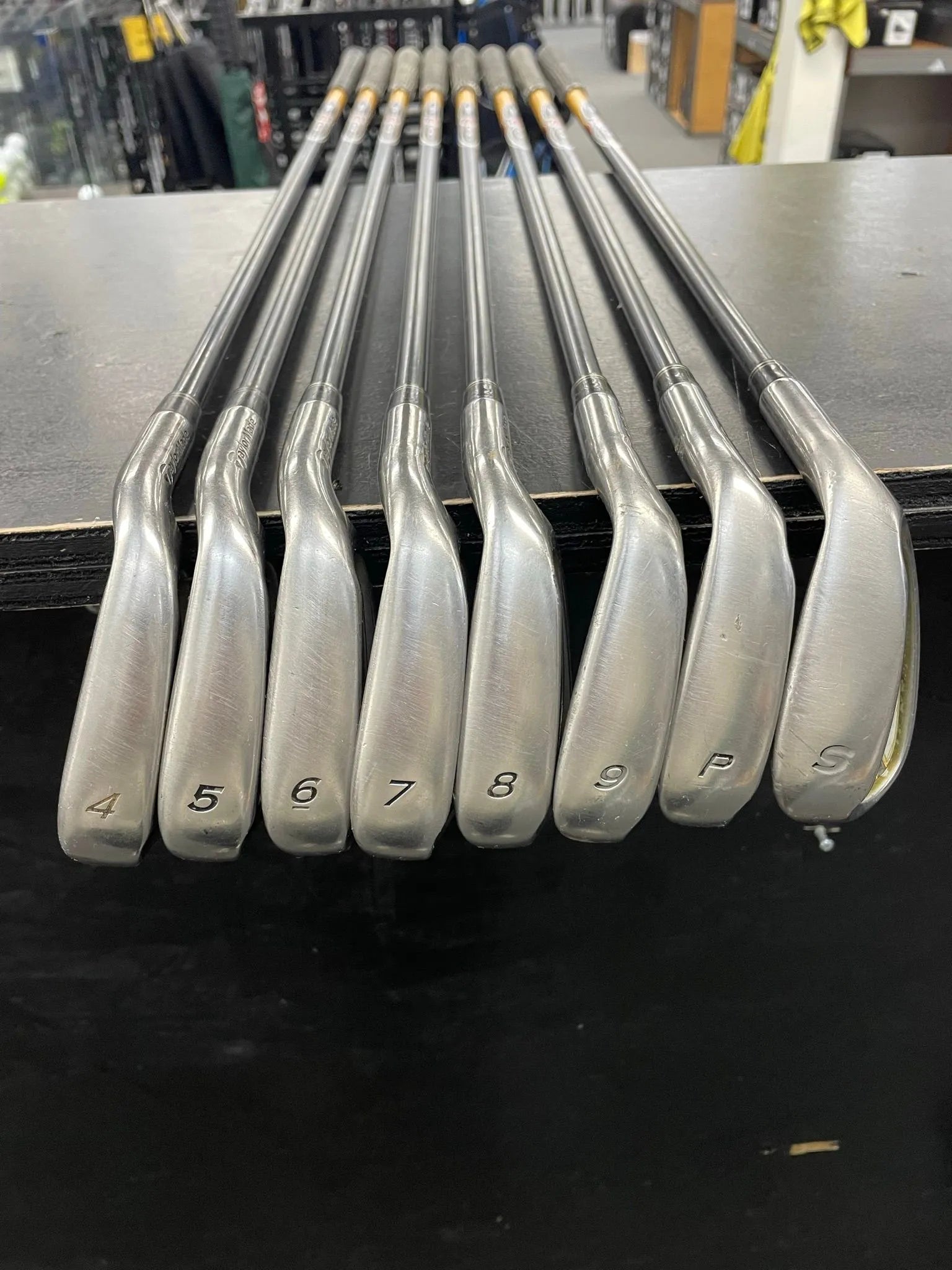 TaylorMade R7 Iron Set (Used)