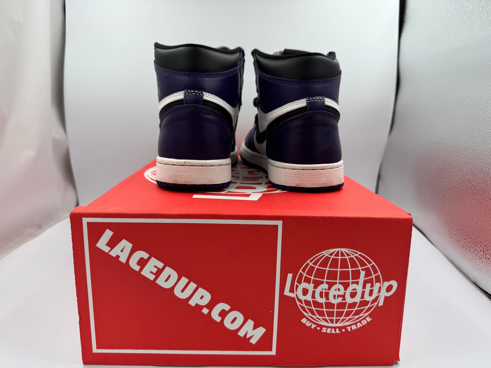 PRE OWNED Jordan 1 Retro High Court Purple White No Box