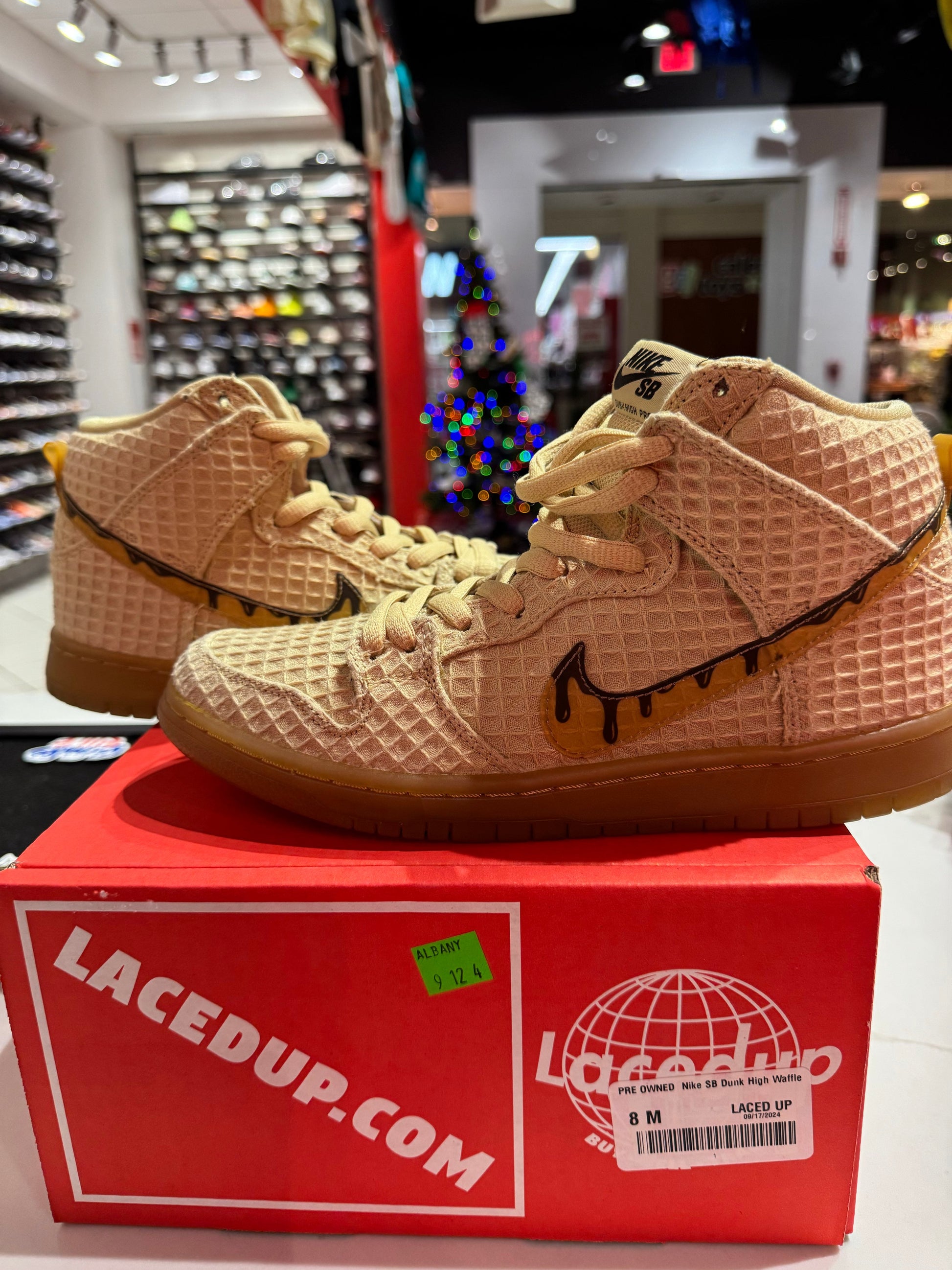 PRE OWNED  Nike SB Dunk High Waffle