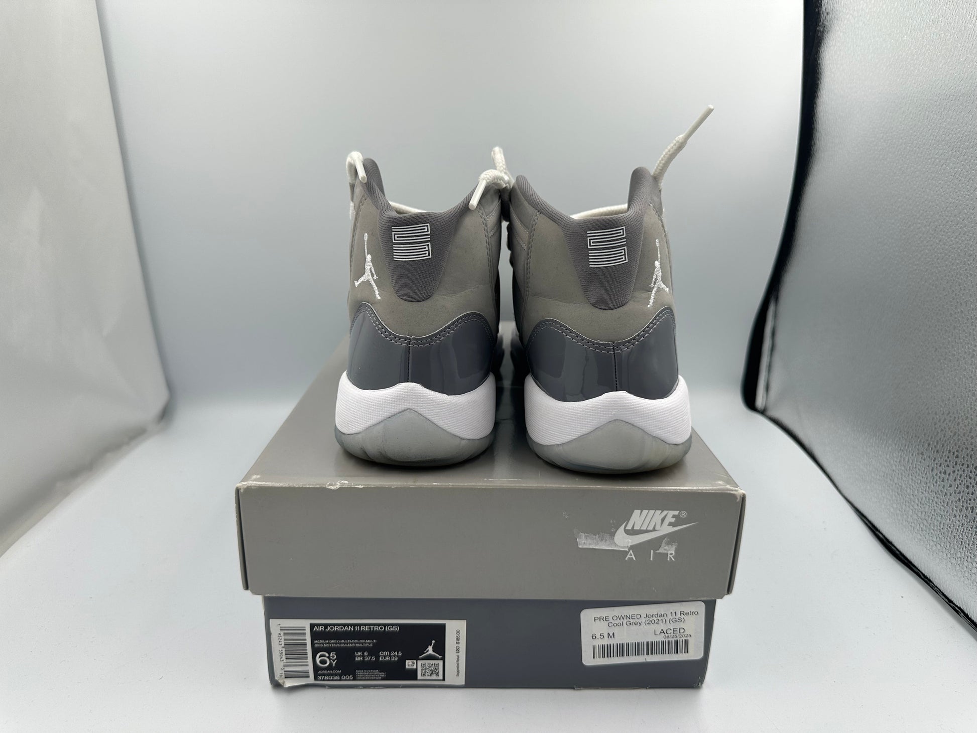 PRE OWNED Jordan 11 Retro Cool Grey (2021) (GS)