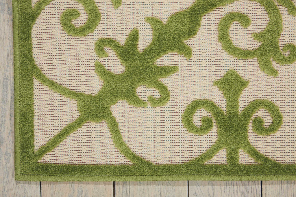 5' x 8' Green Medallion Indoor Outdoor Area Rug