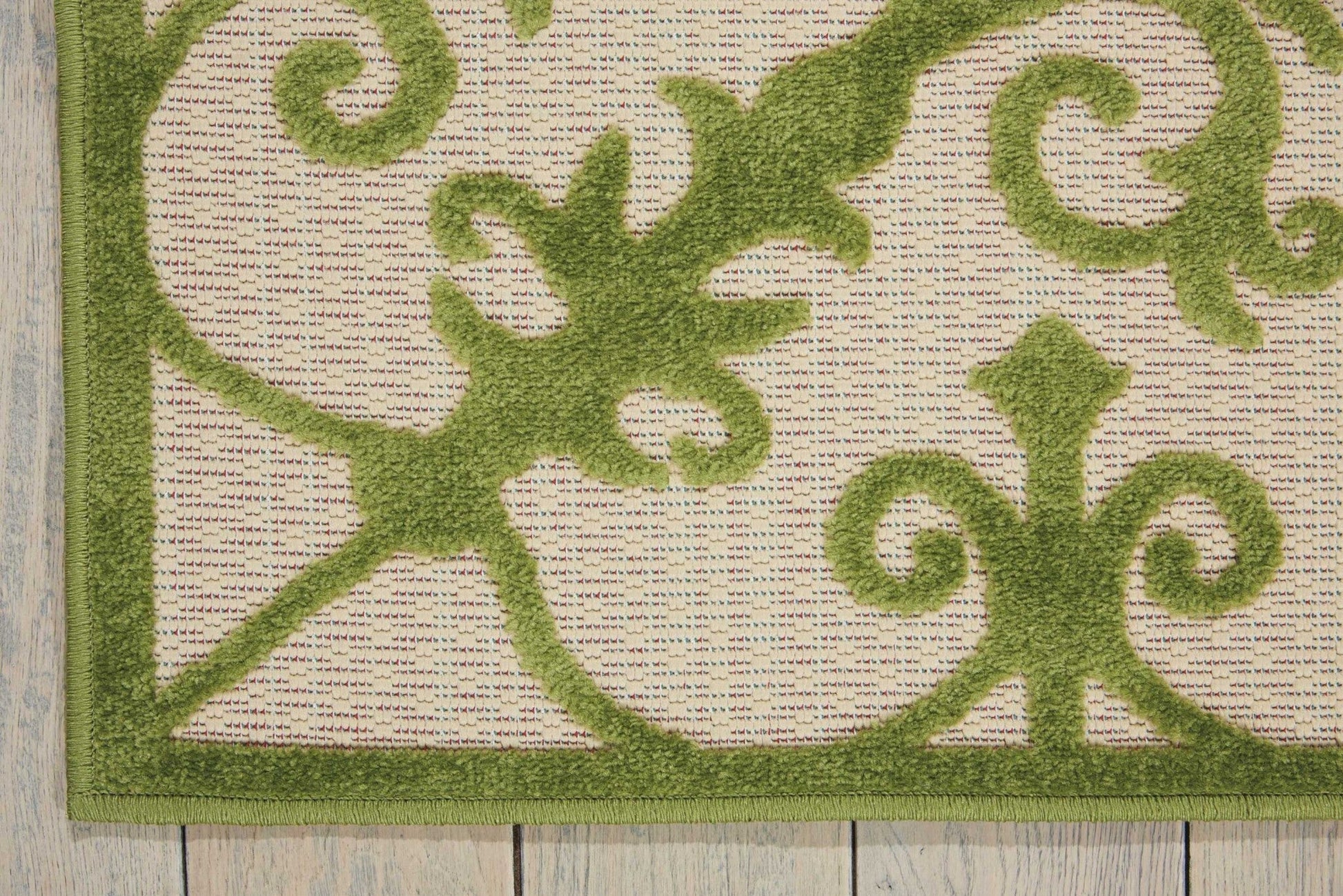 5' x 8' Green Medallion Indoor Outdoor Area Rug