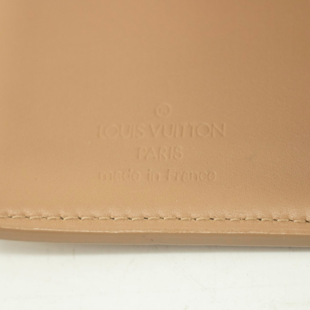 Louis Vuitton Beige Vernis Kisslock Wallet #3867
