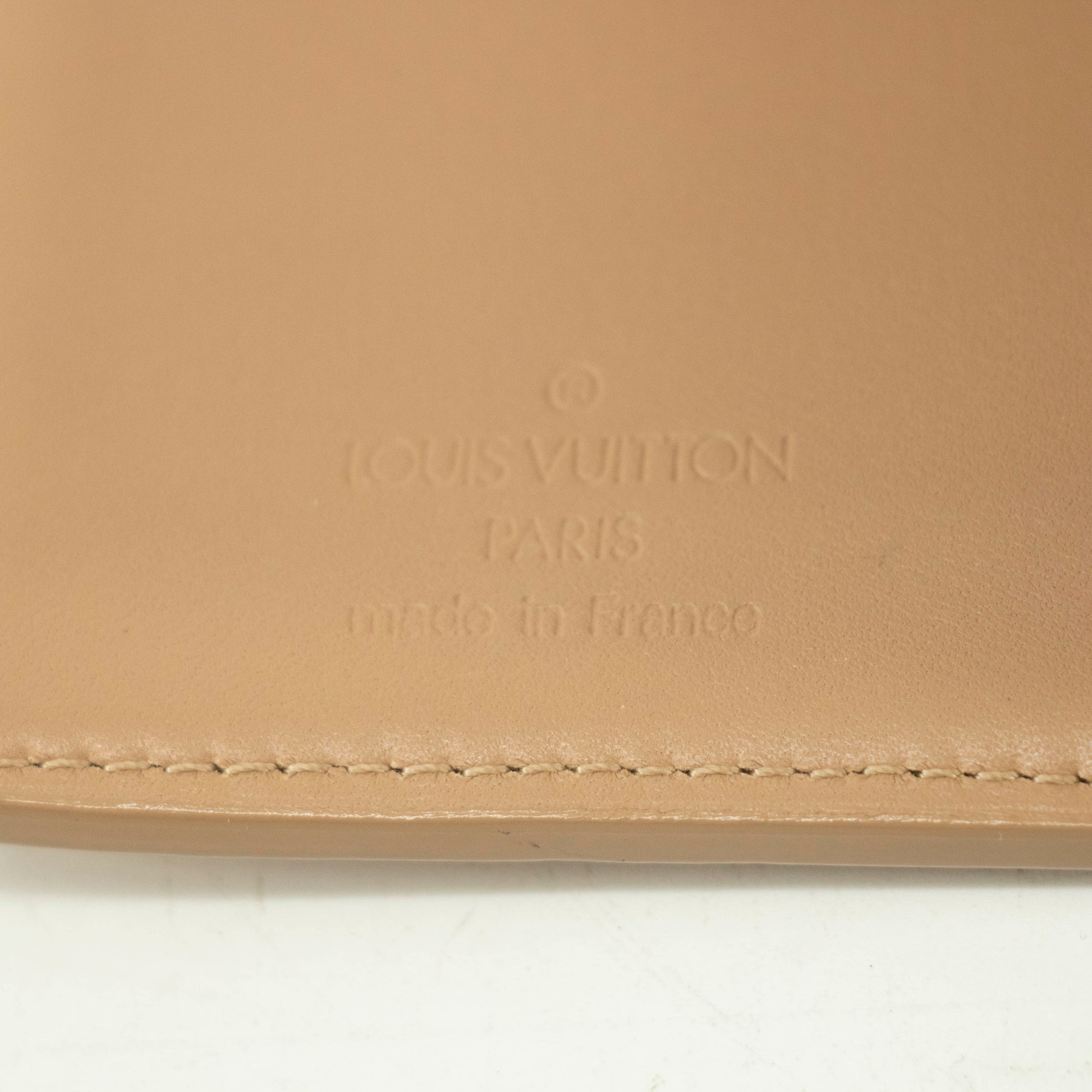 Louis Vuitton Beige Vernis Kisslock Wallet #3867