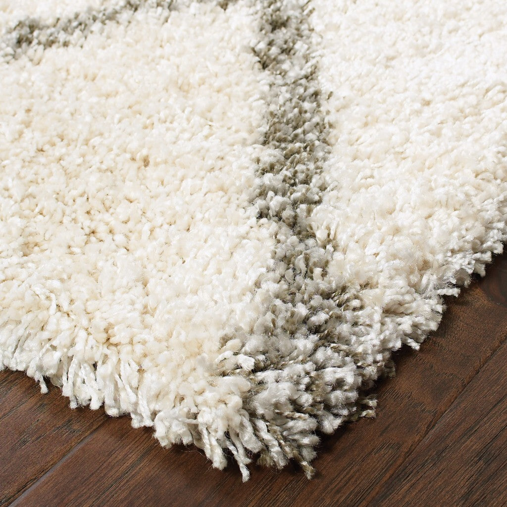 5' X 8' Ivory And Gray Geometric Lattice Area Rug
