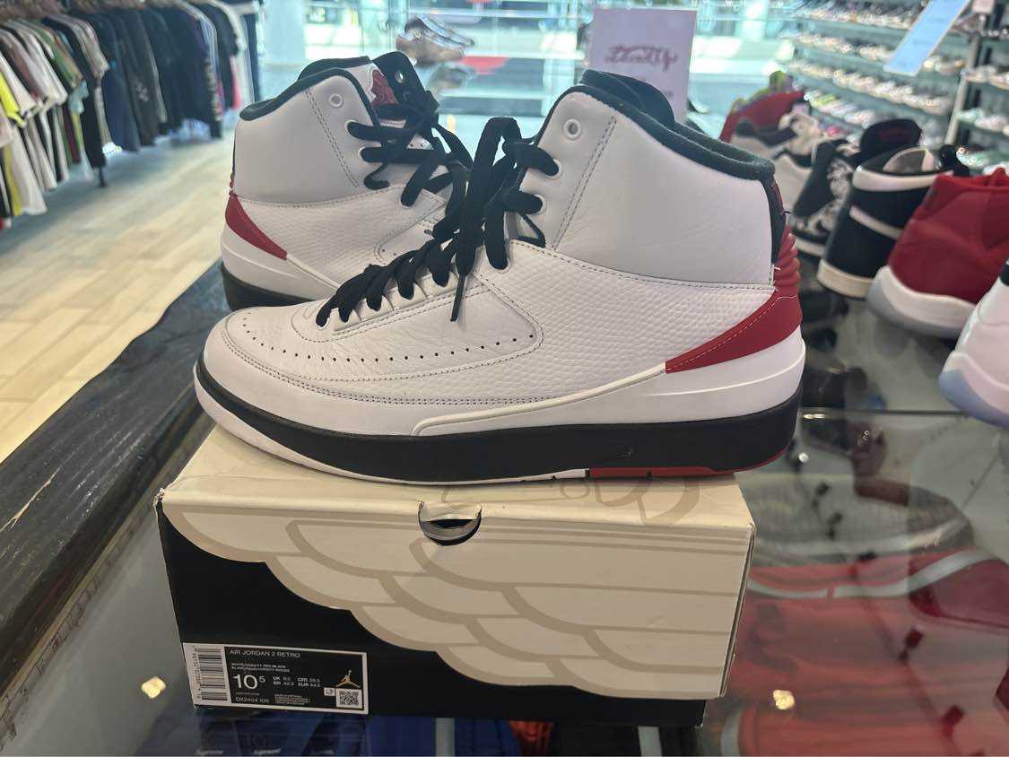 PRE OWNED Jordan 2 Retro OG Chicago (2022)