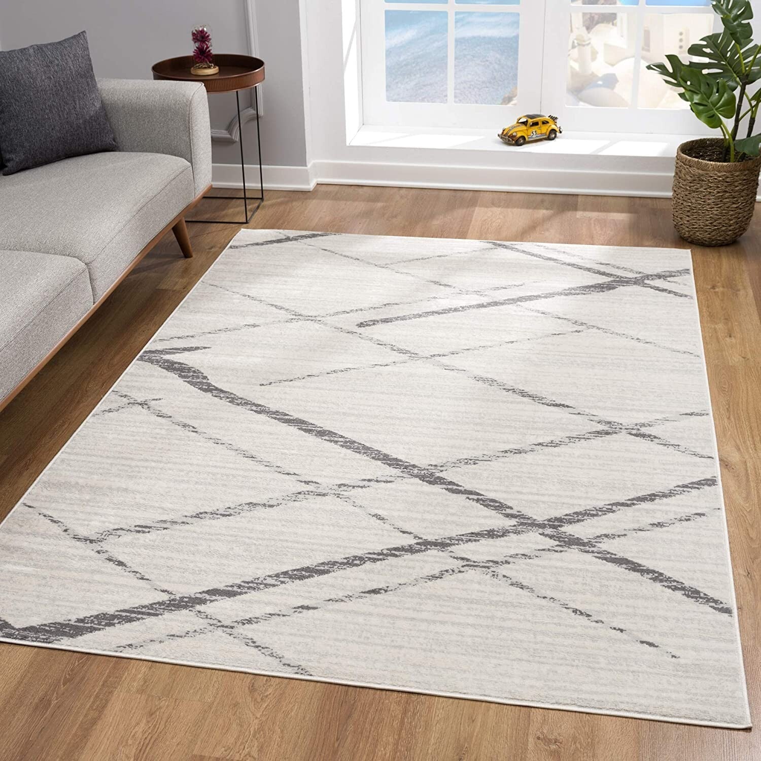 4' X 6' Gray and Ivory Geometric Area Rug