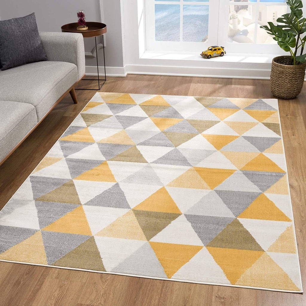 5' X 7' Yellow and Ivory Geometric Area Rug