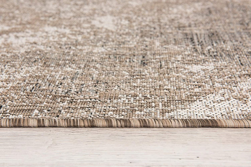 5' x 8' Ivory Distressed Diamonds Area Rug